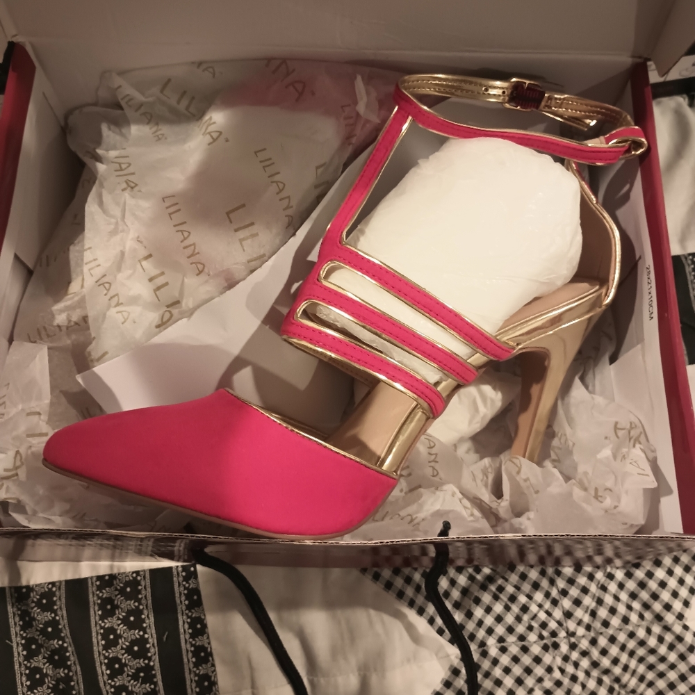Heels - Picture 3 of 6